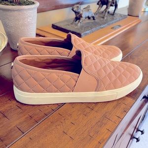 Steve Madden Size 10 shoes! Super cute!